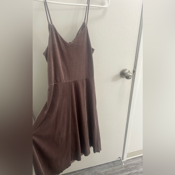 Velvet Lavender Dress - Picture 4 of 5